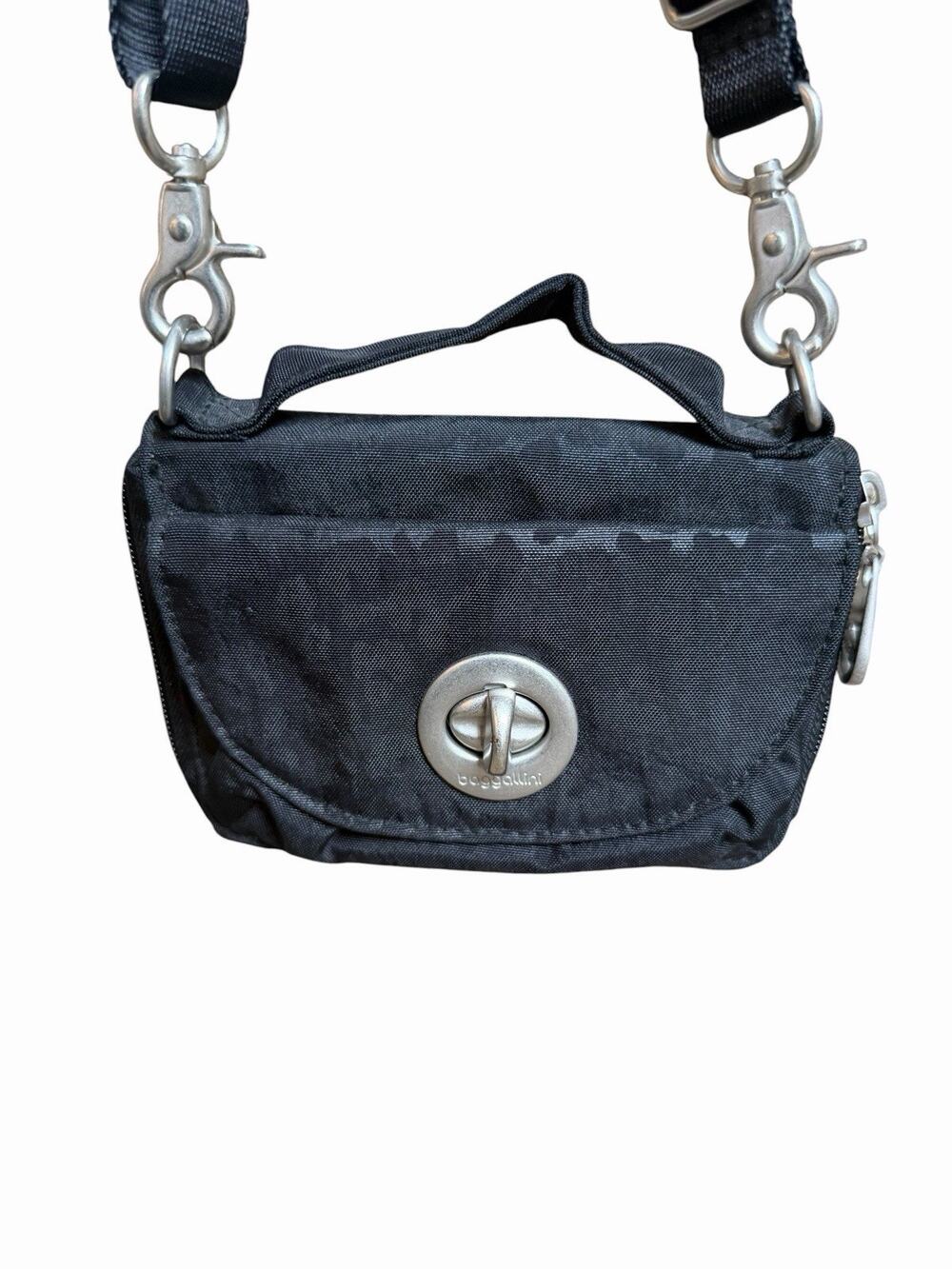Baggallini Zip-Around Crossbody Mini Wallet Black Leopard Travel Wallet